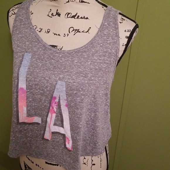 !Hollister Crop Top - Picture 2 of 5